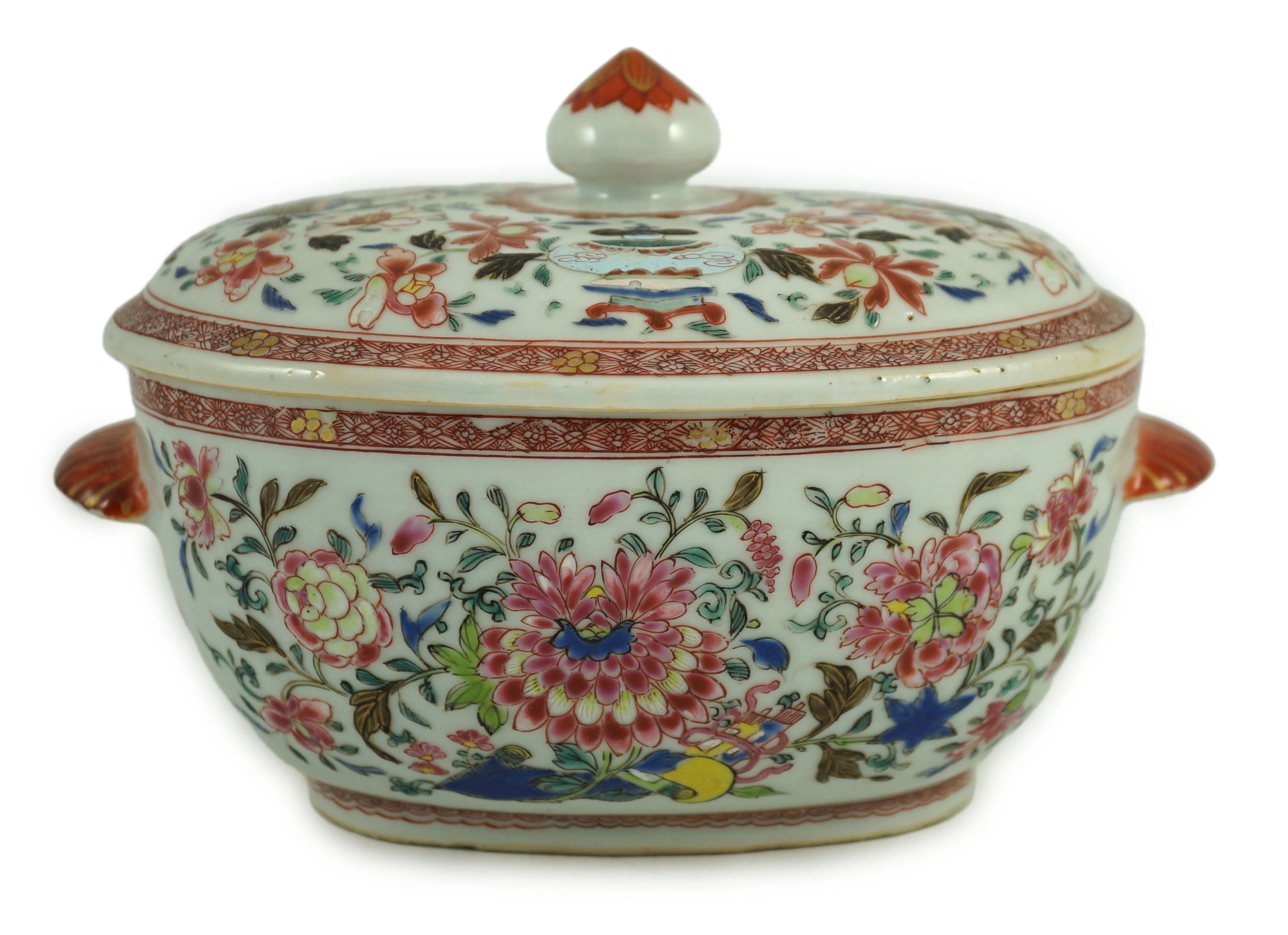 A Chinese export famille rose small tureen and cover, Qianlong period, 22.5 cm wide
